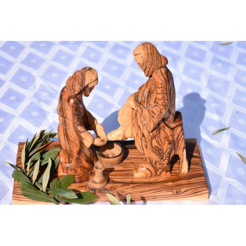 Olive wood Christ Washing The Feet