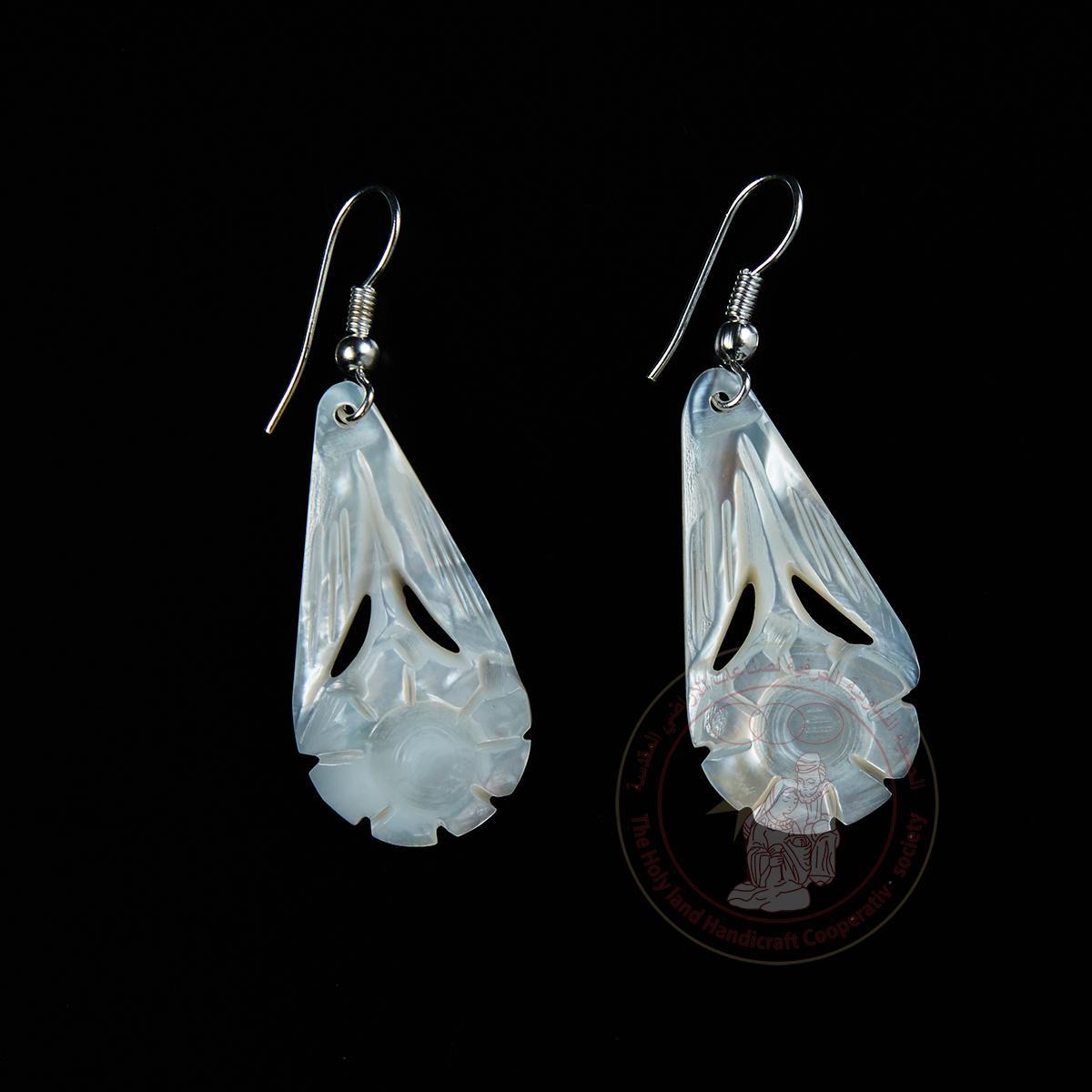 Teardrop-Shaped Flowers Earrings - Mother of Pearl