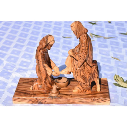 Olive wood Christ Washing The Feet